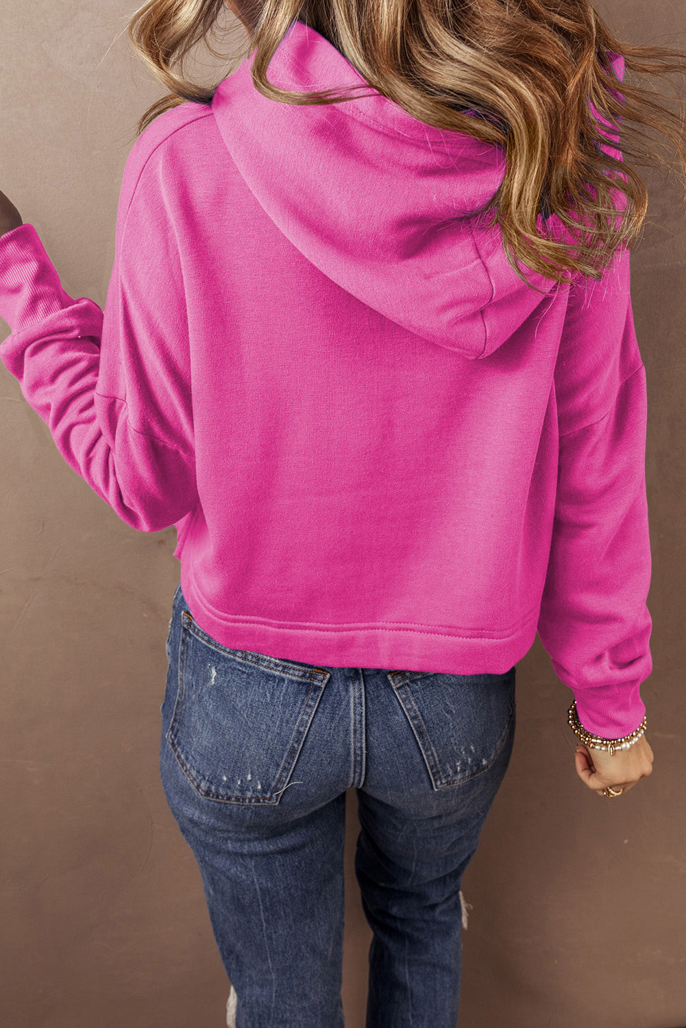 Sachet Pink Solid Drop Shoulder Drawstring Cropped Hoodie